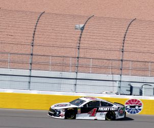 Kevin harvick las vegas mortor speedway nascar