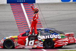 Kyle busch win chicagoland